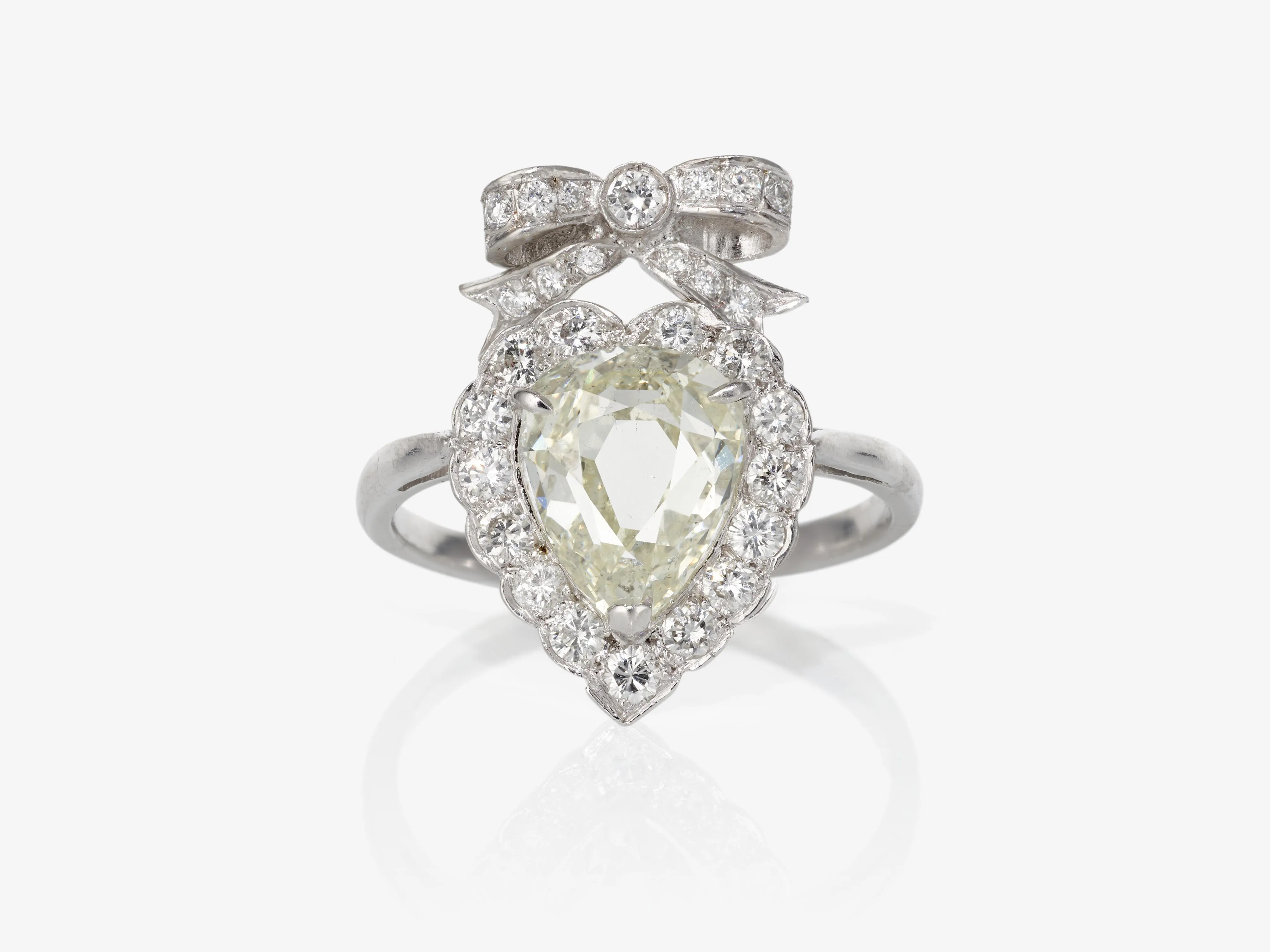 The Biggest Mistakes People Make When Buying A Pear Shaped Diamond Ring Avoid These - wg0mnge
