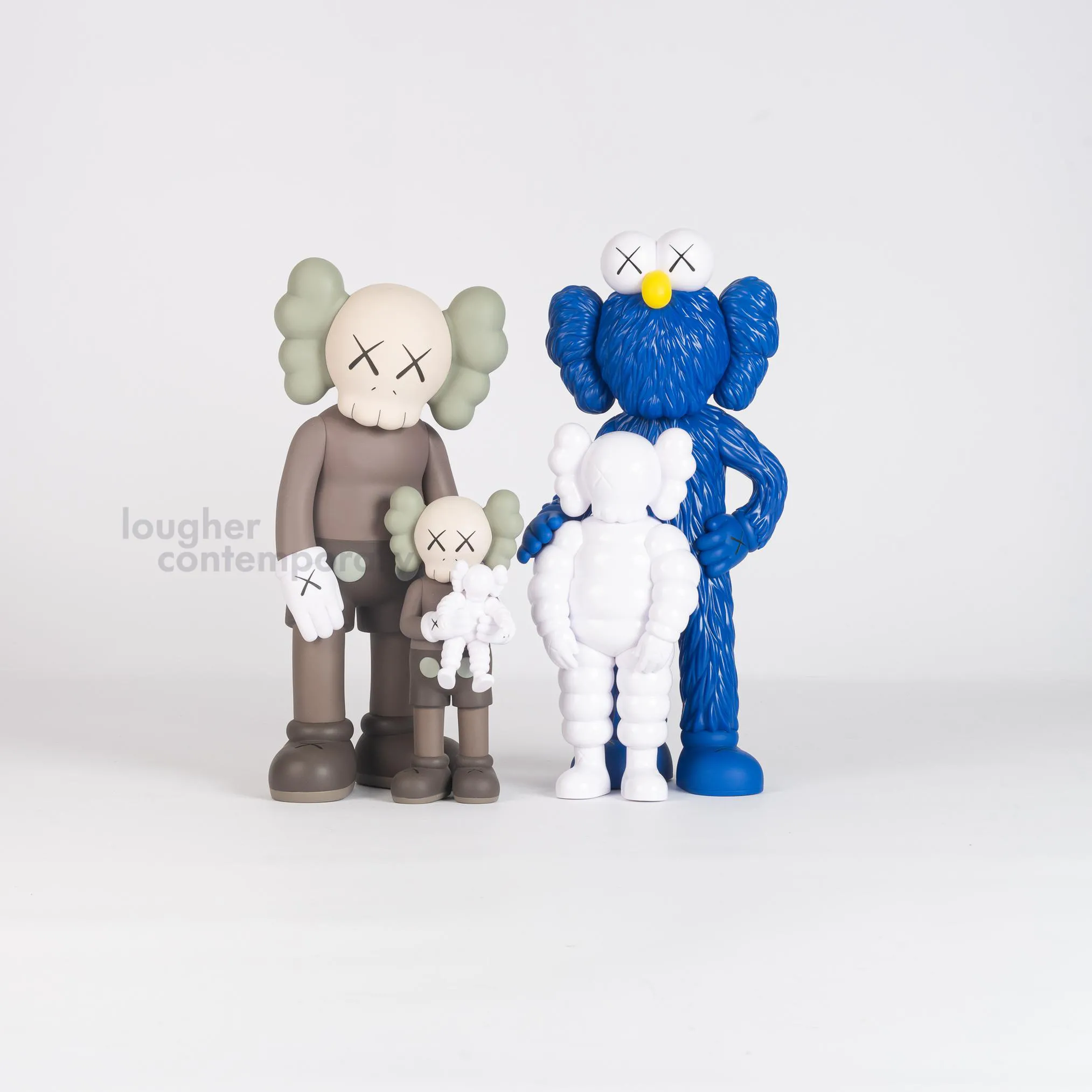 KAWS FAMILY BROWN/BLUE | forstec.com