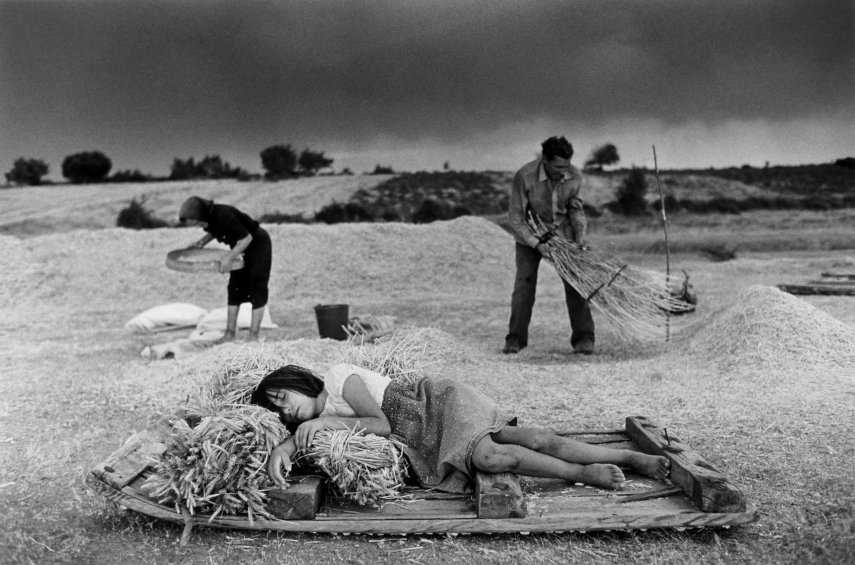 Cristina Garcia Rodero - En las Eras Escobar (On the Threshing Floor), 1988