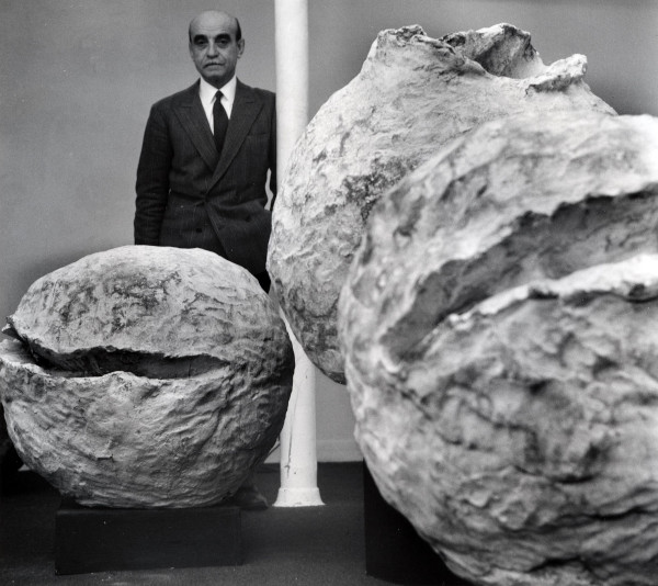 Lucio Fontana with works from the series Nature, Paris, Galerie Iris Clert, 1961