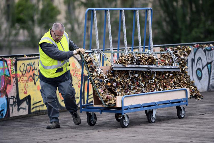 Graffiti Replace Love Locks on Pont des Arts Bridge in Paris