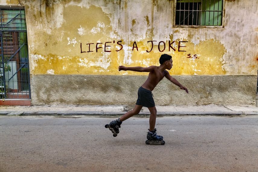 Steve McCurry - Boy Rollerskates, Cuba, 2019