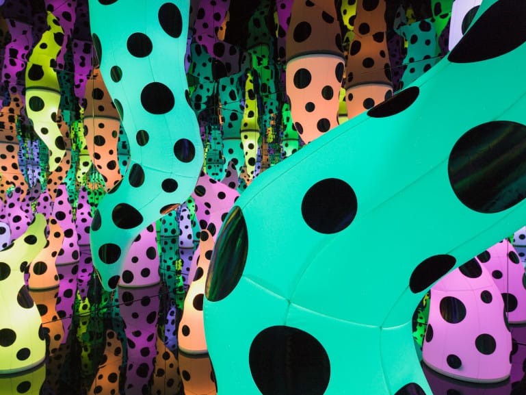 Inside Yayoi Kusama's Infinity Room Love Is Calling Widewalls