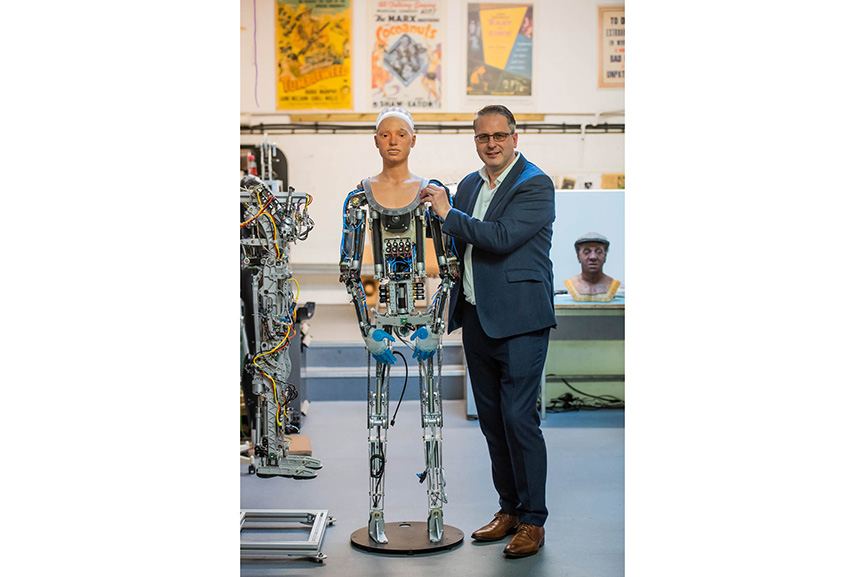 AI robot Ai-Da presents original artworks in University of Oxford