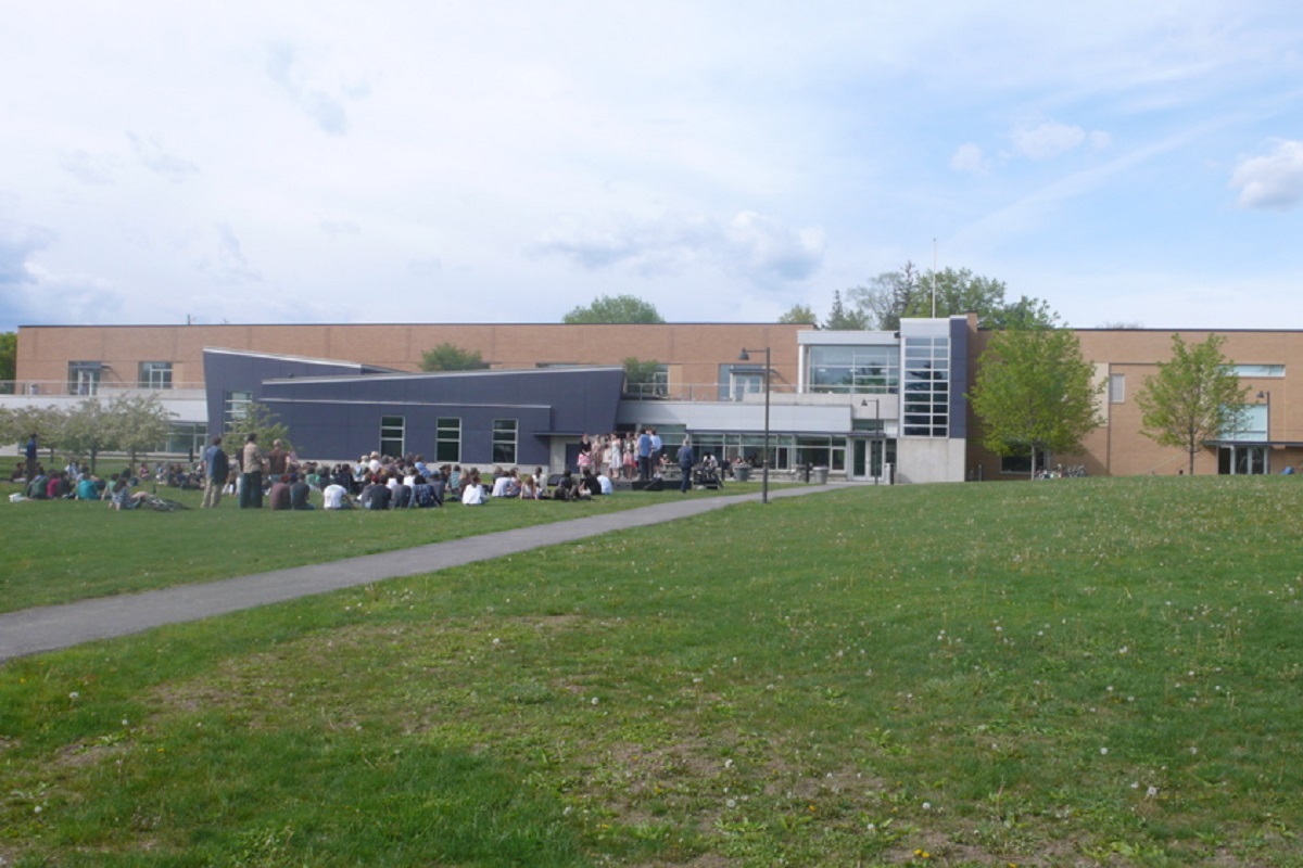 Bard College Received 3 2m To Eendow Its Keith Haring Fellowship In   Bard College Campus Center 