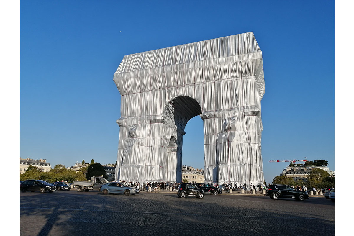 Material Christo Used To Wrap Arc De Triomphe To Be Recycled For Paris   Christo And Jeanne Claude LArc De Triomphe Wrapped 1961   2021 