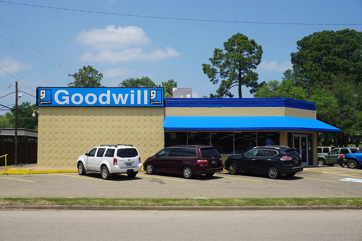 Looted Roman Bust That Ended Up In Texas Goodwill Store to Return to