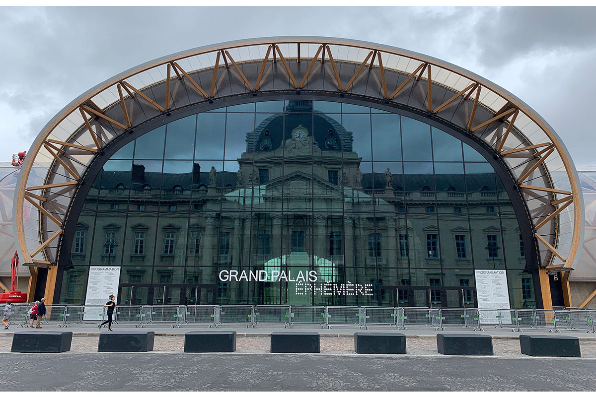 Alicja Kwade's new installation at Place Vendôme in Paris